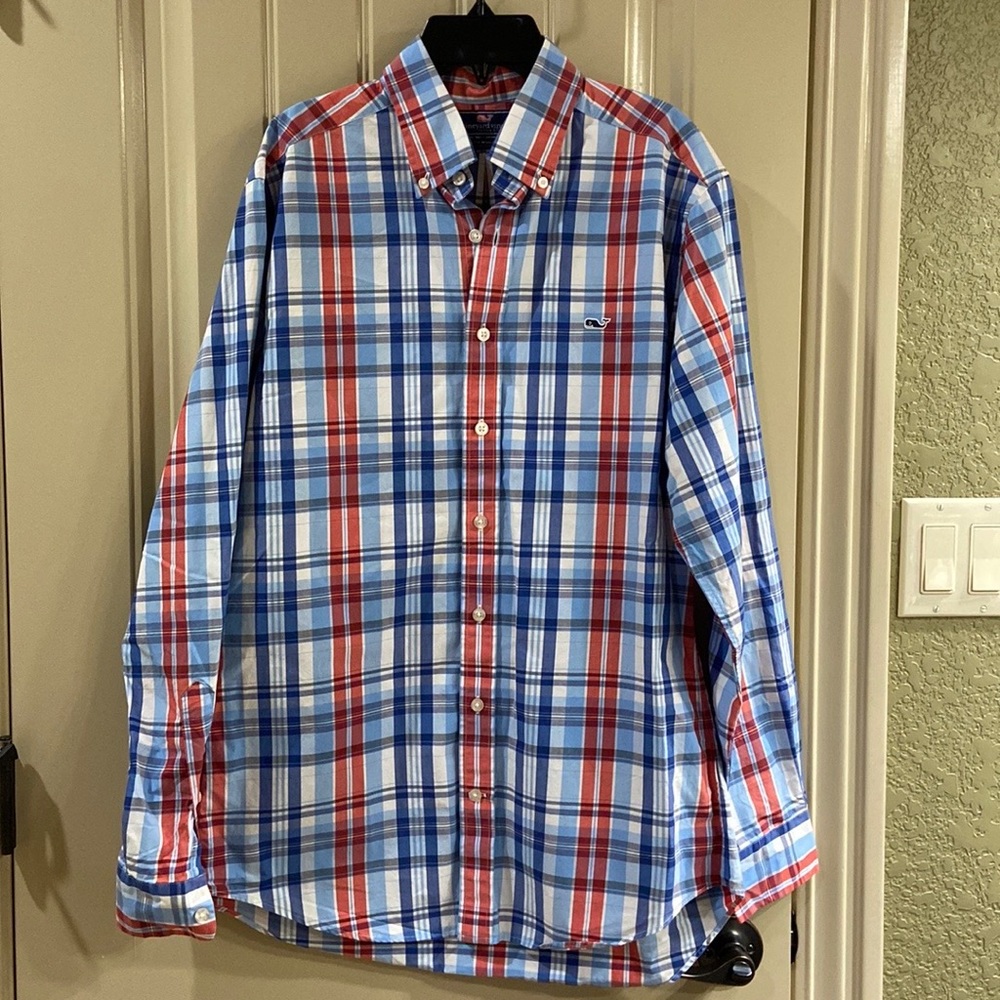 Men’s Button Down Shirt by Vineyard Vines Brand. EUC!